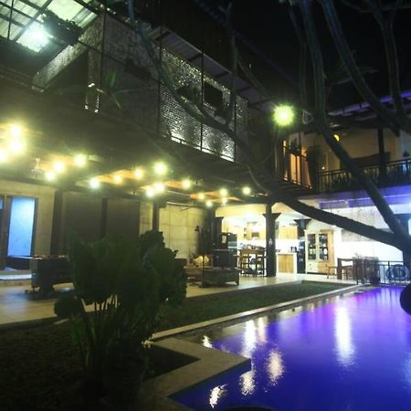 Villa Amalura I Yogyakarta Exterior photo