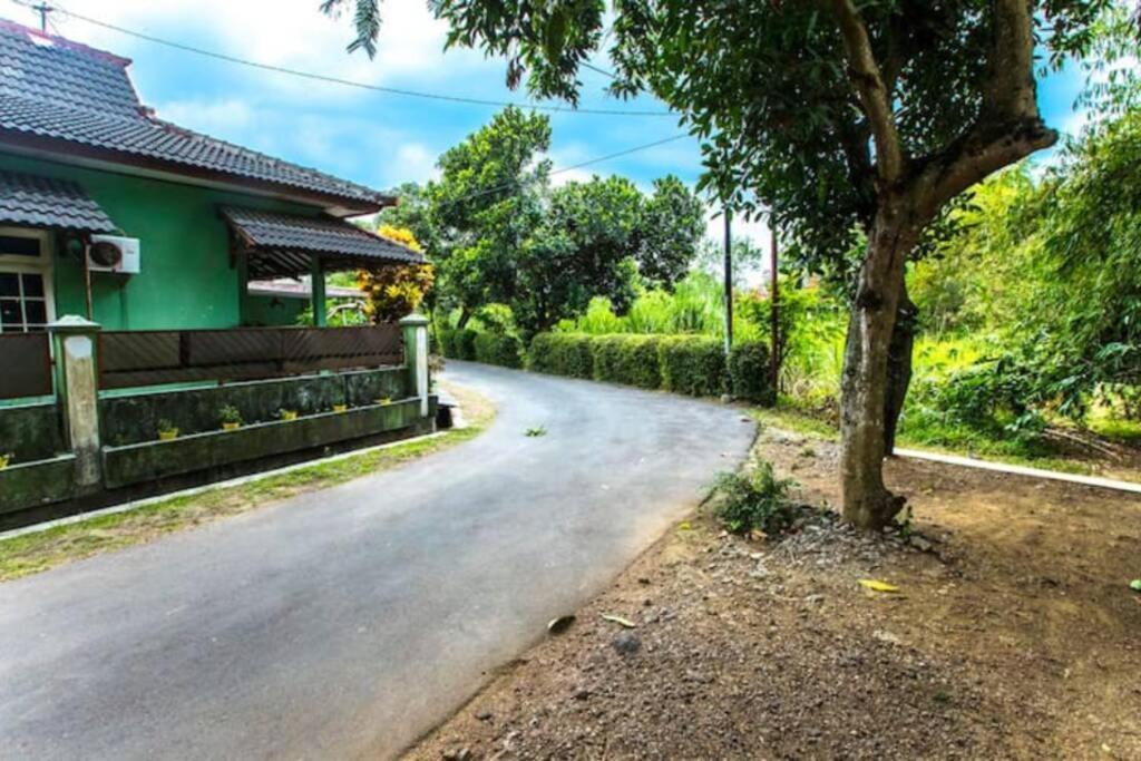 Villa Amalura I Yogyakarta Exterior photo