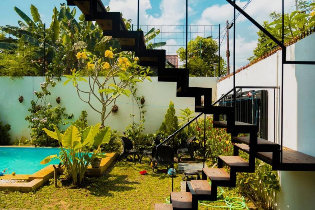 Villa Amalura I Yogyakarta Exterior photo