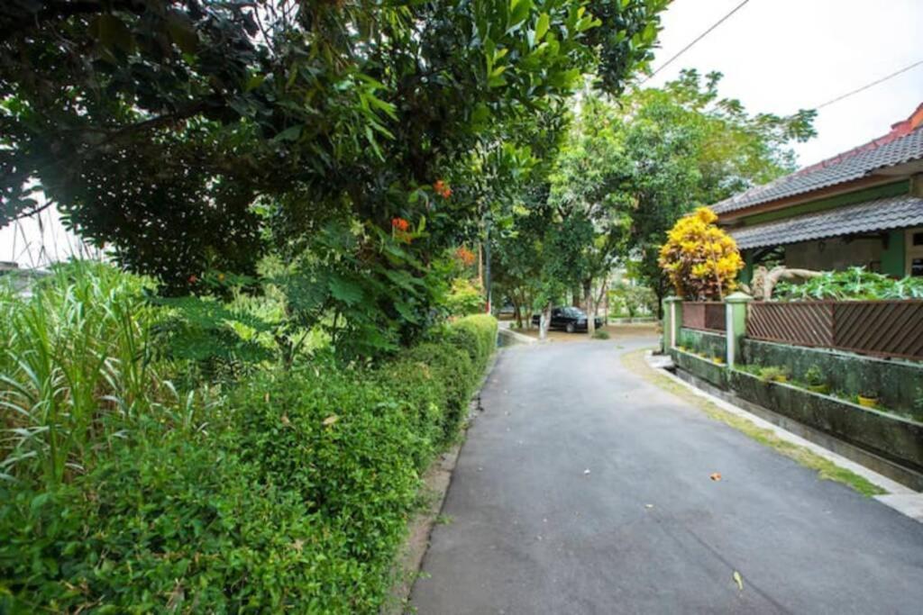 Villa Amalura I Yogyakarta Exterior photo